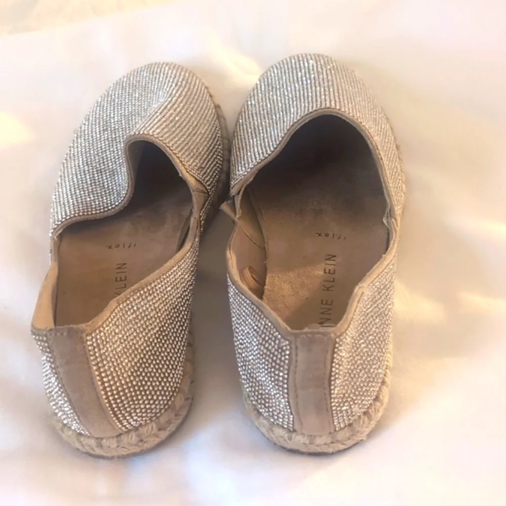Anne Klein Women Flat Silver Slip-On Textile Elastic Glitter Size 8M